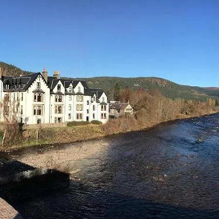 Lovely 2 Bedroom Apt In Ballater On The River Dee Exterior photo