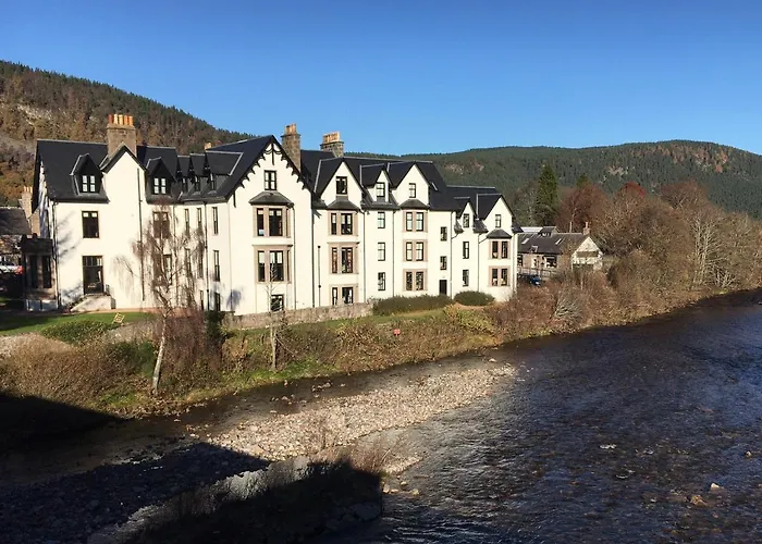 Lovely 2 Bedroom Apt In Ballater On The River Dee