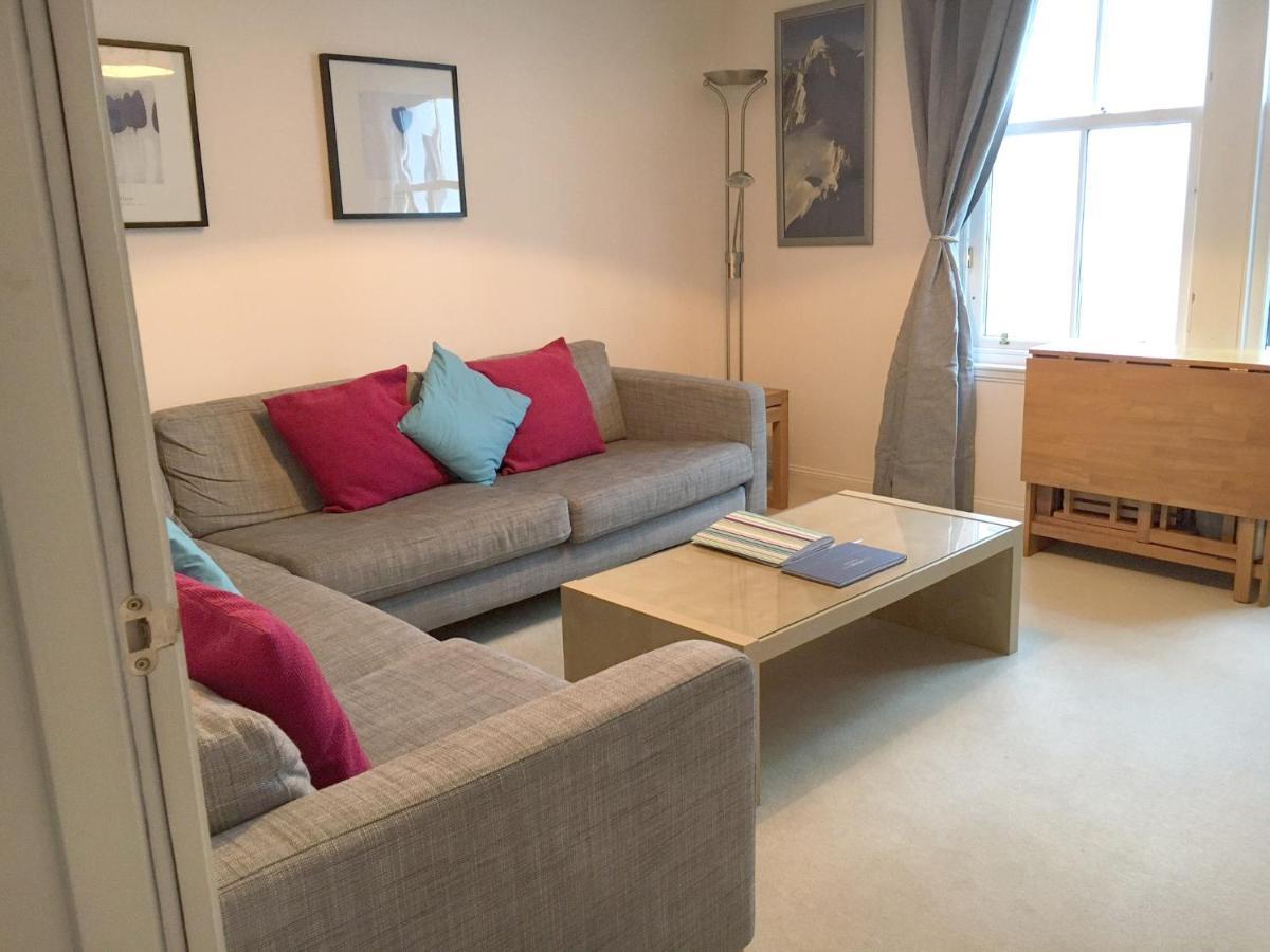 Lovely 2 Bedroom In On The River Dee Apartment *