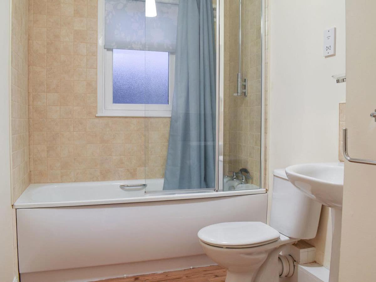 Lovely 2 Bedroom In On The River Dee *